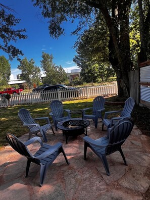 Property grounds - Charming, Updated Old Town Fort Collins home in a Super location... (Fort Collins)