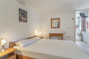 WiFi, bed sheets - Apartment 'Standard  4' with Wi-Fi and Air Conditioning (Spartià)
