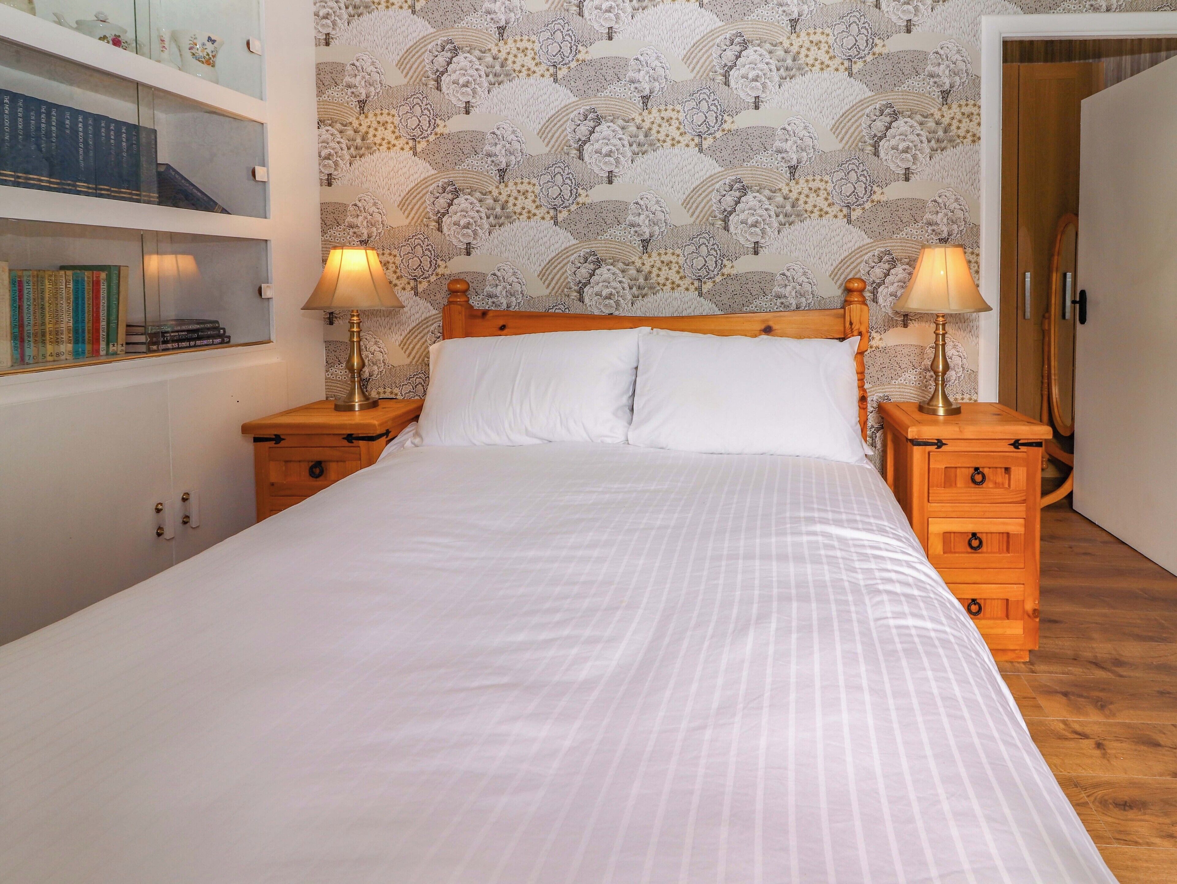 4 عدّة غرف نوم وبديكورات فريدة لكل غرفة وطراز فريد لكل وحدة