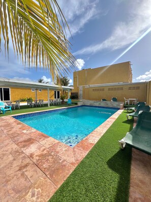 Hồ bơi ngoài trời 