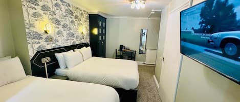 Standard-Dreibettzimmer, mit Bad | Kostenloses WLAN