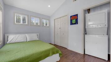 2 bedrooms, individually decorated, individually furnished, bed sheets