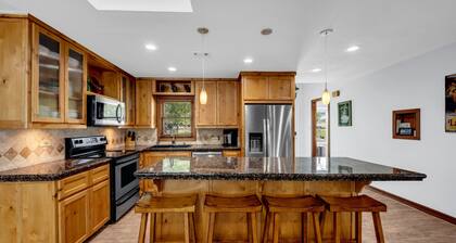 River Oaks Place