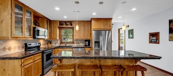 River Oaks Place