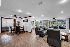 Casa, 2 camas Queen, varanda (River Oaks Place)