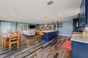 House, Multiple Beds, Patio, Garden View (TX Sunset Ranch (17)) | Interior