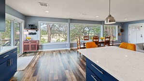 Rumah, Beberapa Tempat Tidur, patio, pemandangan kebun (TX Sunset Ranch (17)) | Interior