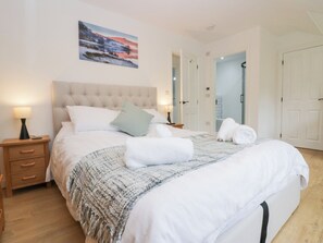 4 bedrooms, individually decorated, individually furnished, free WiFi - Catbells (Windermere)