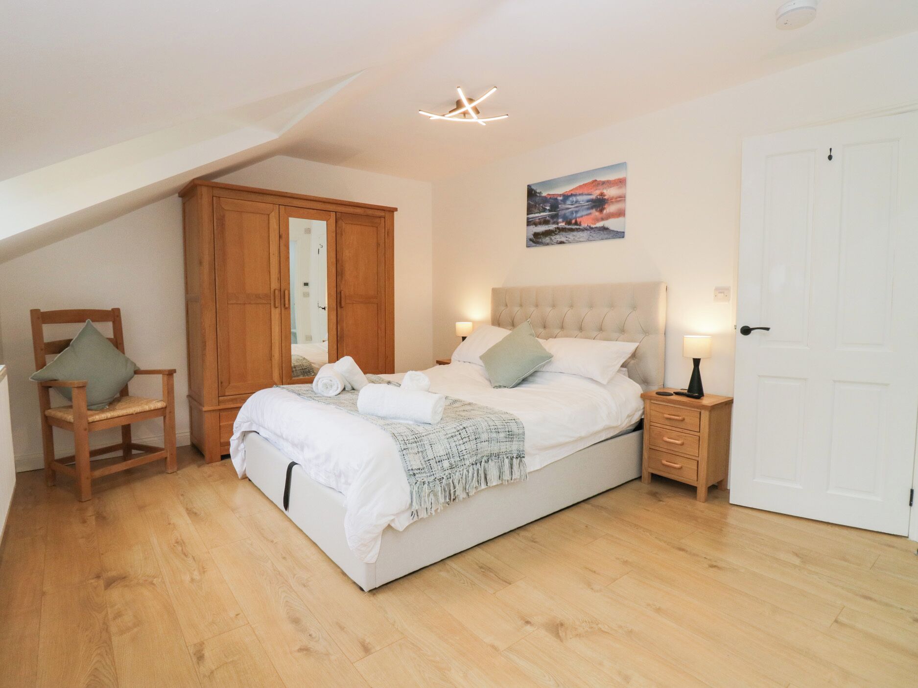 4 bedrooms, individually decorated, individually furnished, free WiFi