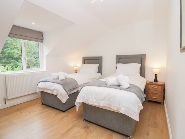 4 habitaciones, decoración personalizada y muebles diferentes