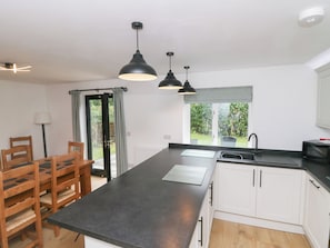 Dishwasher, cookware/dishes/utensils - Catbells (Windermere)