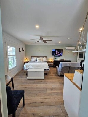 1 bedroom, iron/ironing board, WiFi, bed sheets