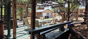 Tranquil Aspen Retreat with Full Kitchen & Cozy Charm at the Cedaredge Lodge.