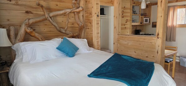 1 habitación, tabla de planchar con plancha, wifi y ropa de cama 