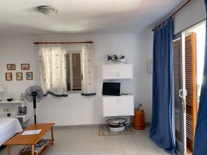 2 室のベッドルーム、アイロン / アイロン台、ベッドシーツ