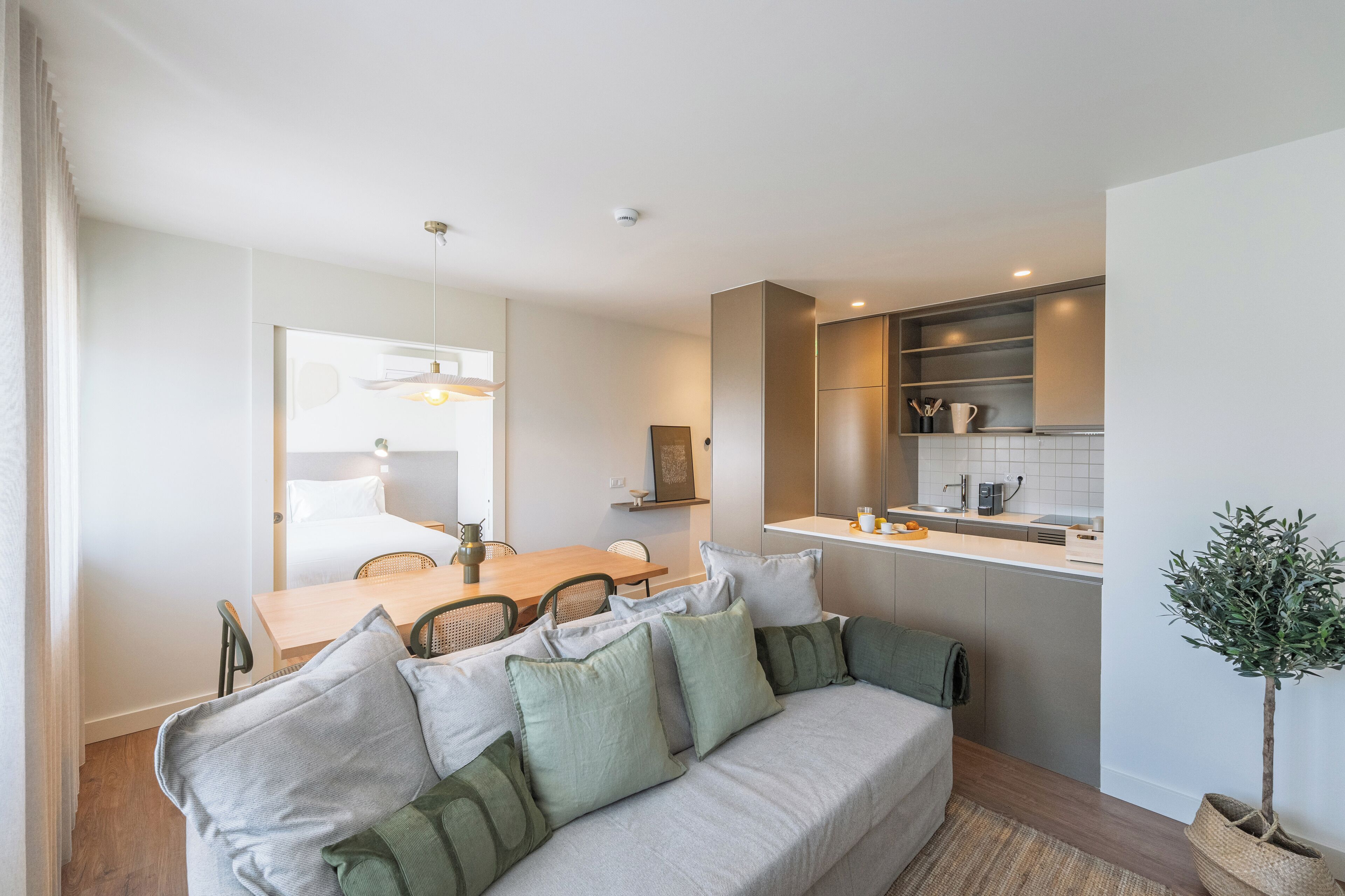 行政公寓, 阳台 | 起居区