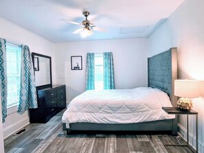 2 bedrooms, desk, iron/ironing board, WiFi