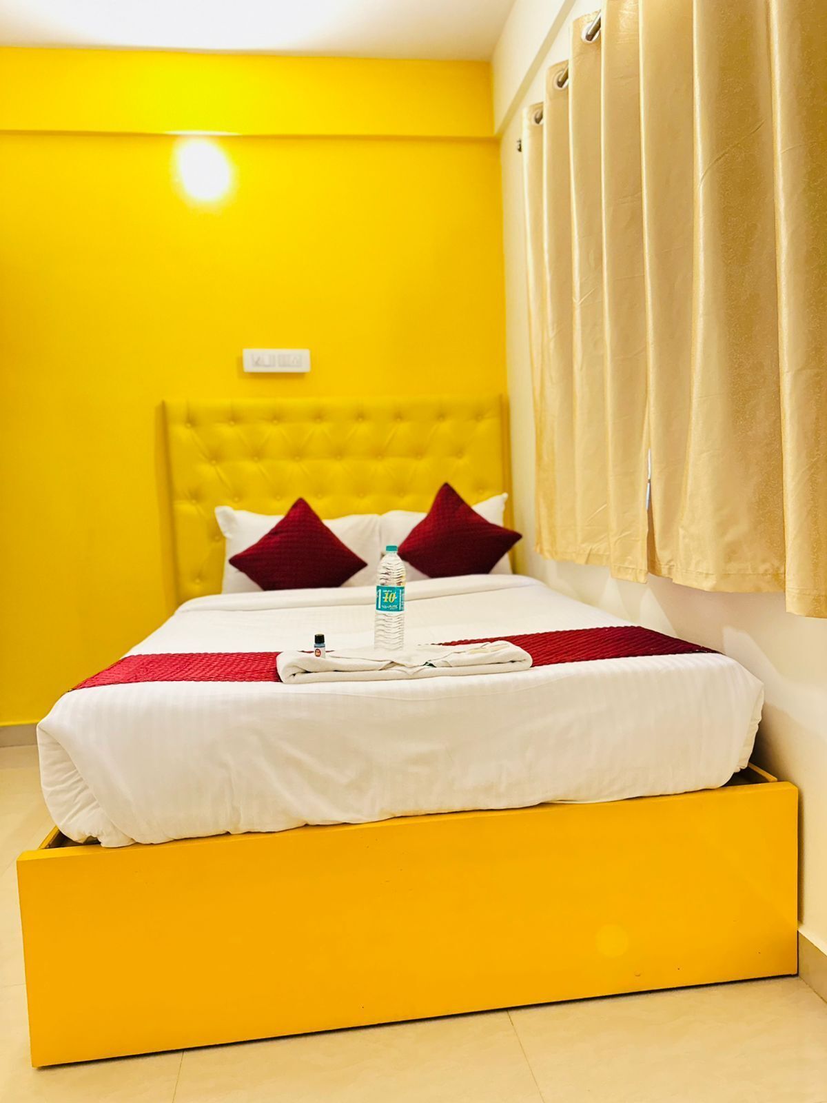 Deluxe Double Room, City View | In-room safe, desk, laptop workspace, soundproofing