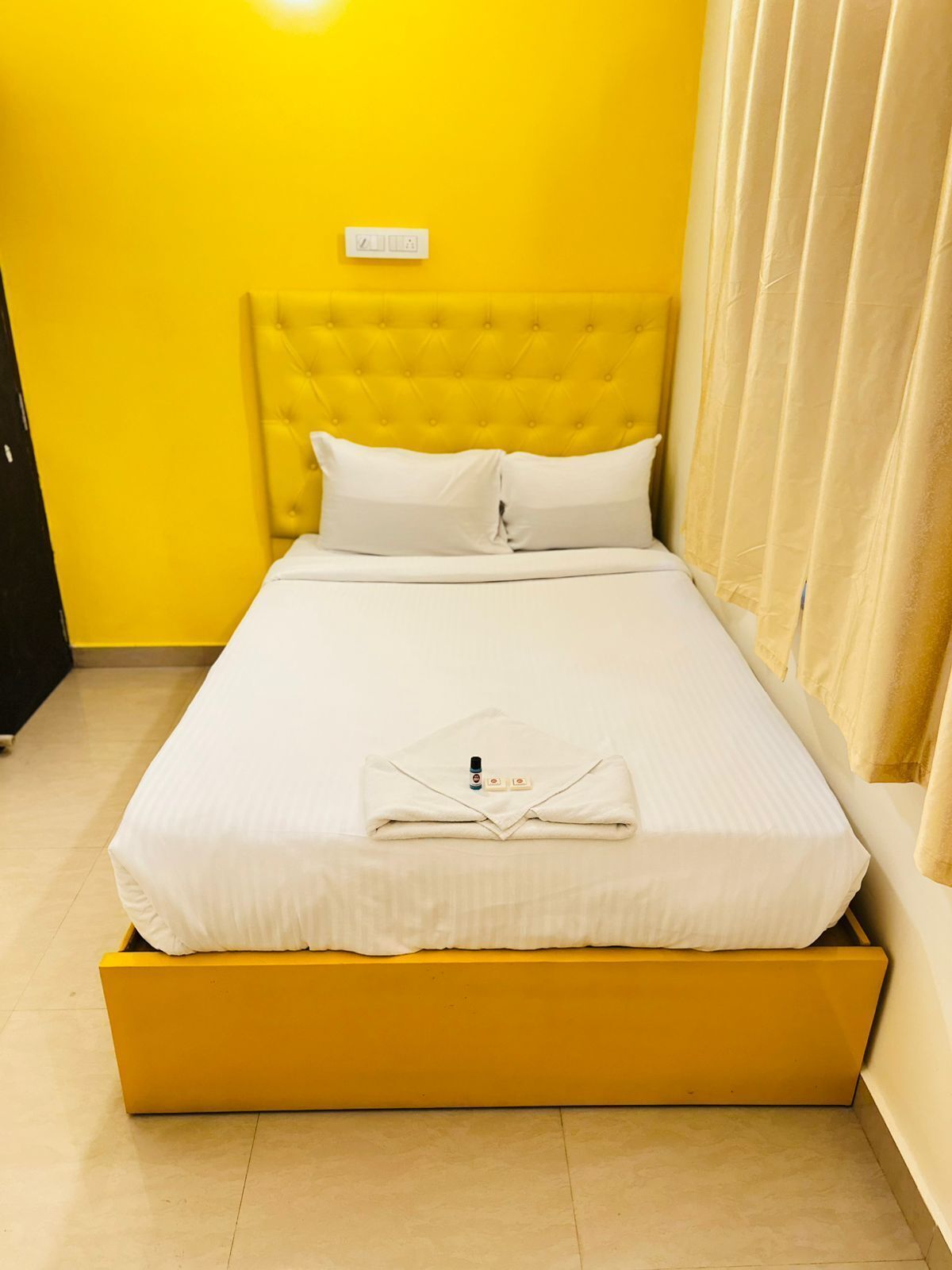 Deluxe Double Room, City View | In-room safe, desk, laptop workspace, soundproofing