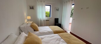 Casa dos Pocinhos - 5 min walk from the center and sea view