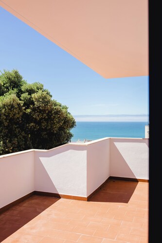 Casa dos Pocinhos - 5 min walk from the center and sea view