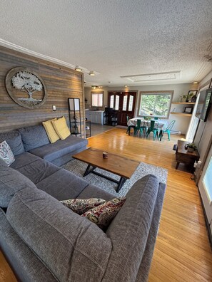 Living area - Mountain home in the Pines, Wildlife, Glacier & Lake (Idaho Springs)
