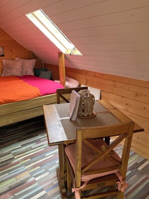 2 bedrooms, bed sheets