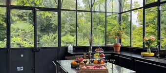 Historic French Chateau & Pool, Paris 35 minutes