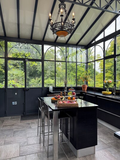 Historic French Chateau & Pool, Paris 35 minutes