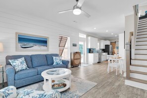 تلفزيون ذكي، كرة قدم الطاولة، تنس طاولة، كُتُب