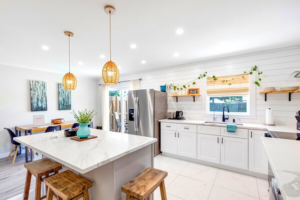 Micro-ondes, plaque de cuisson