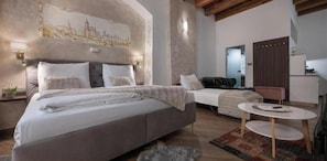 3 habitaciones, tabla de planchar con plancha, wifi y ropa de cama