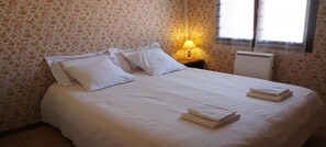 6 chambres, fer et planche à repasser, Wi-Fi