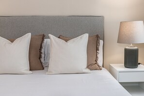 1 bedroom, iron/ironing board, free WiFi