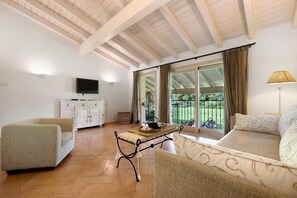 Télévision, table de tennis de table