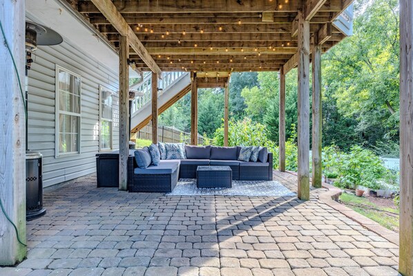 Terrace/patio - Cozy 2bd-ba Private Above Ground First Floor Suite (Herndon)