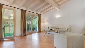 Télévision, table de tennis de table