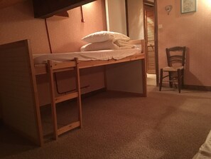 2 bedrooms, free WiFi