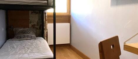 4 bedrooms, free WiFi