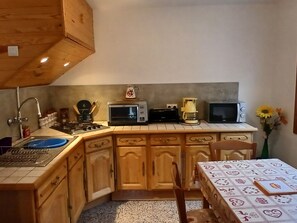 Fridge, microwave, oven