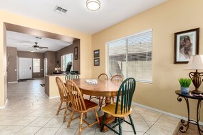 تناول الطعام