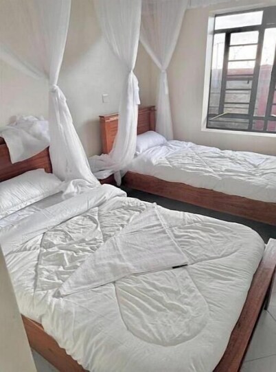 The OGT Ltd Single Room with Bathroom #10