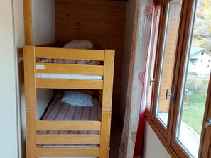 2 bedrooms, free WiFi