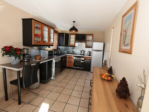 Fridge, microwave, dishwasher