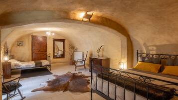 1 dormitori i roba de llit