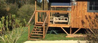 Chalet for 4, private terrace, peaceful