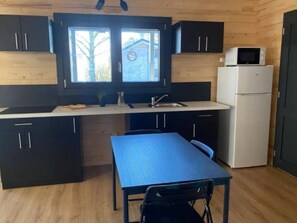 Fridge, microwave, coffee/tea maker, toaster