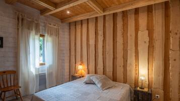 2 bedrooms, bed sheets