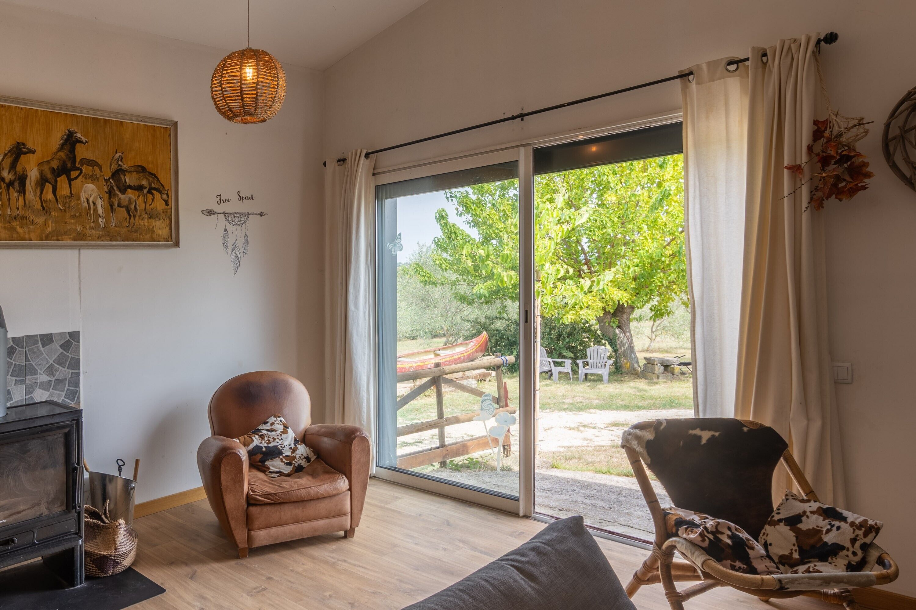 Télévision, cheminée