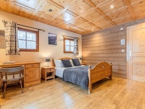 7 bedrooms, free WiFi